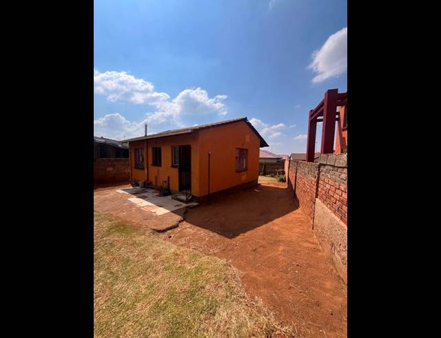 2 BEDROOM HOUSE FOR SALE IN MAOKENG